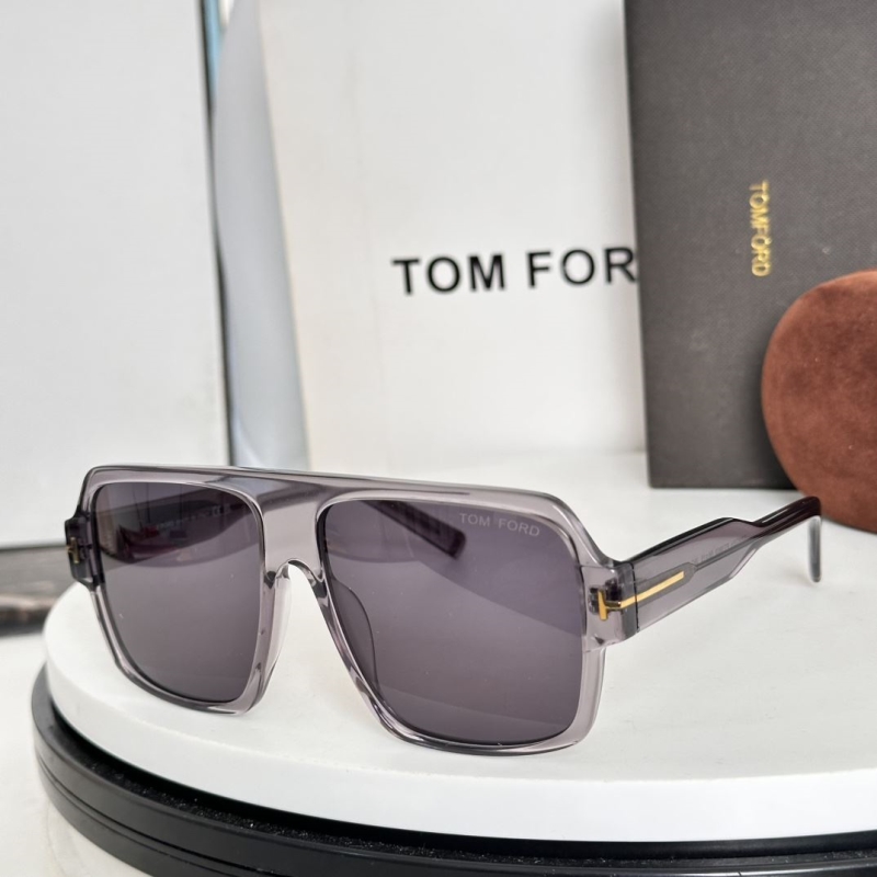 TOM FORD